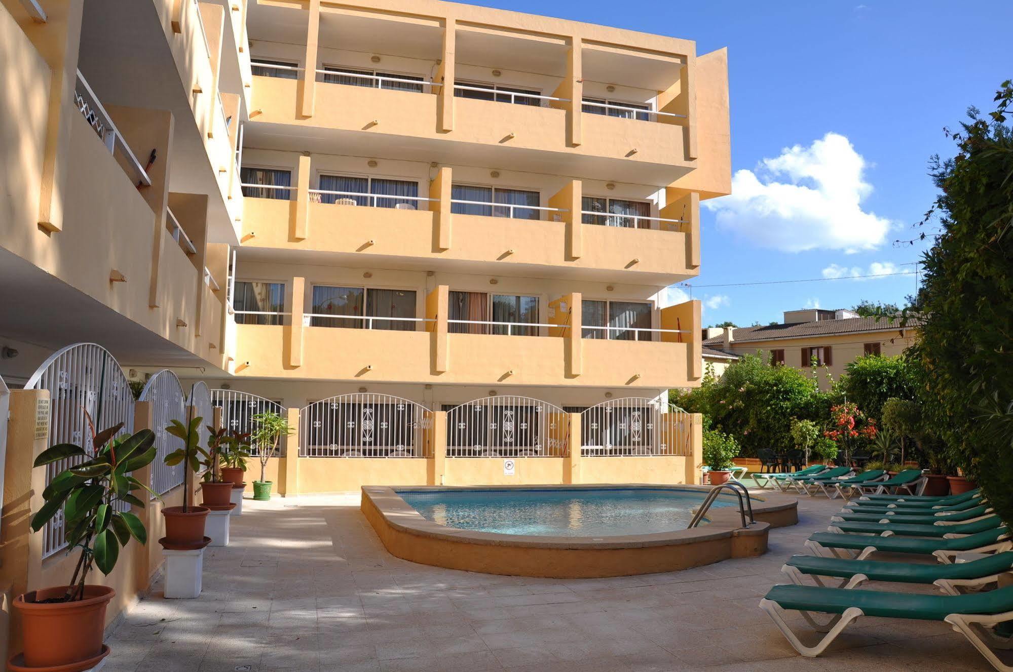 Alper Apartments Mallorca Palmanova Екстериор снимка