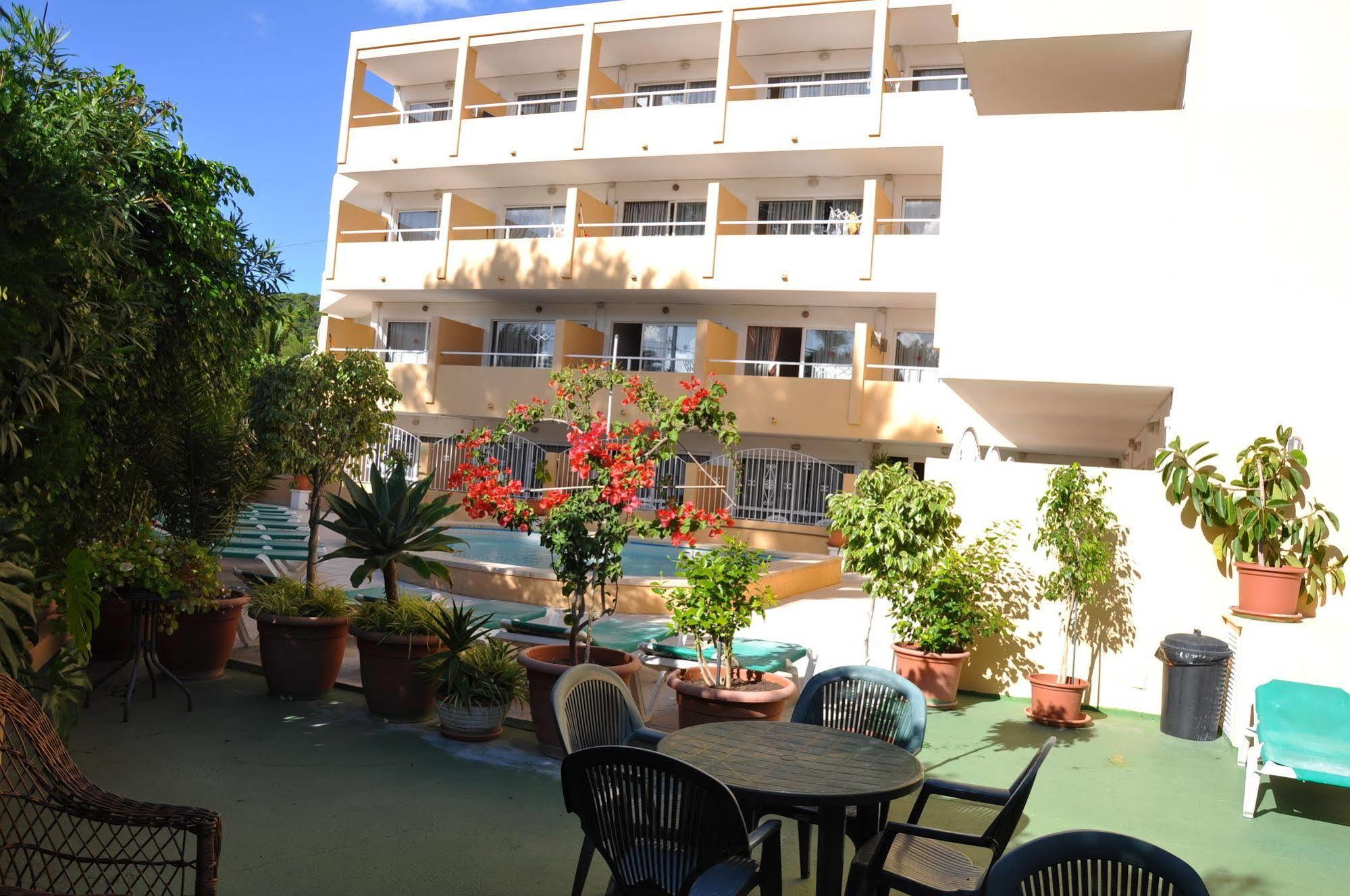 Alper Apartments Mallorca Palmanova Екстериор снимка
